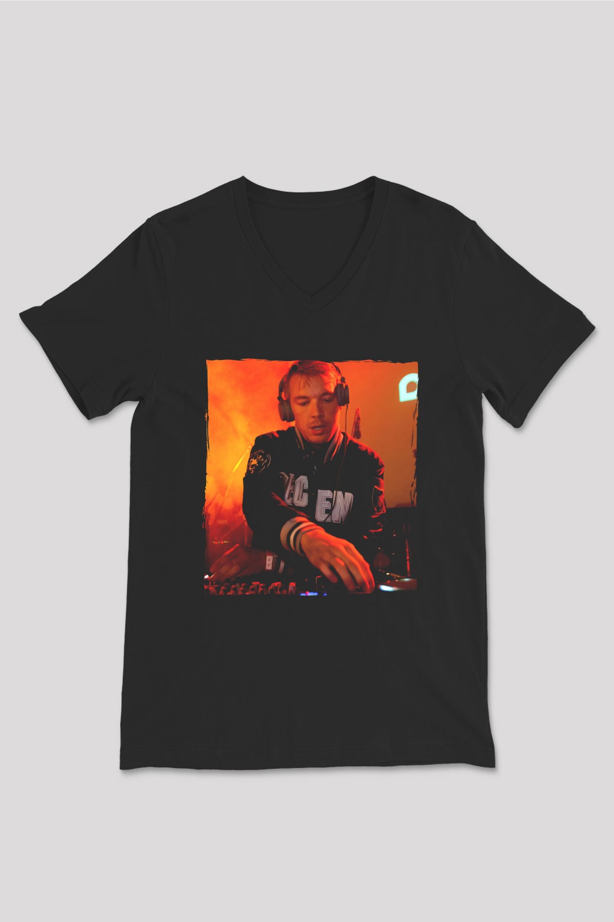 Diplo Siyah Unisex V Yaka Tişört