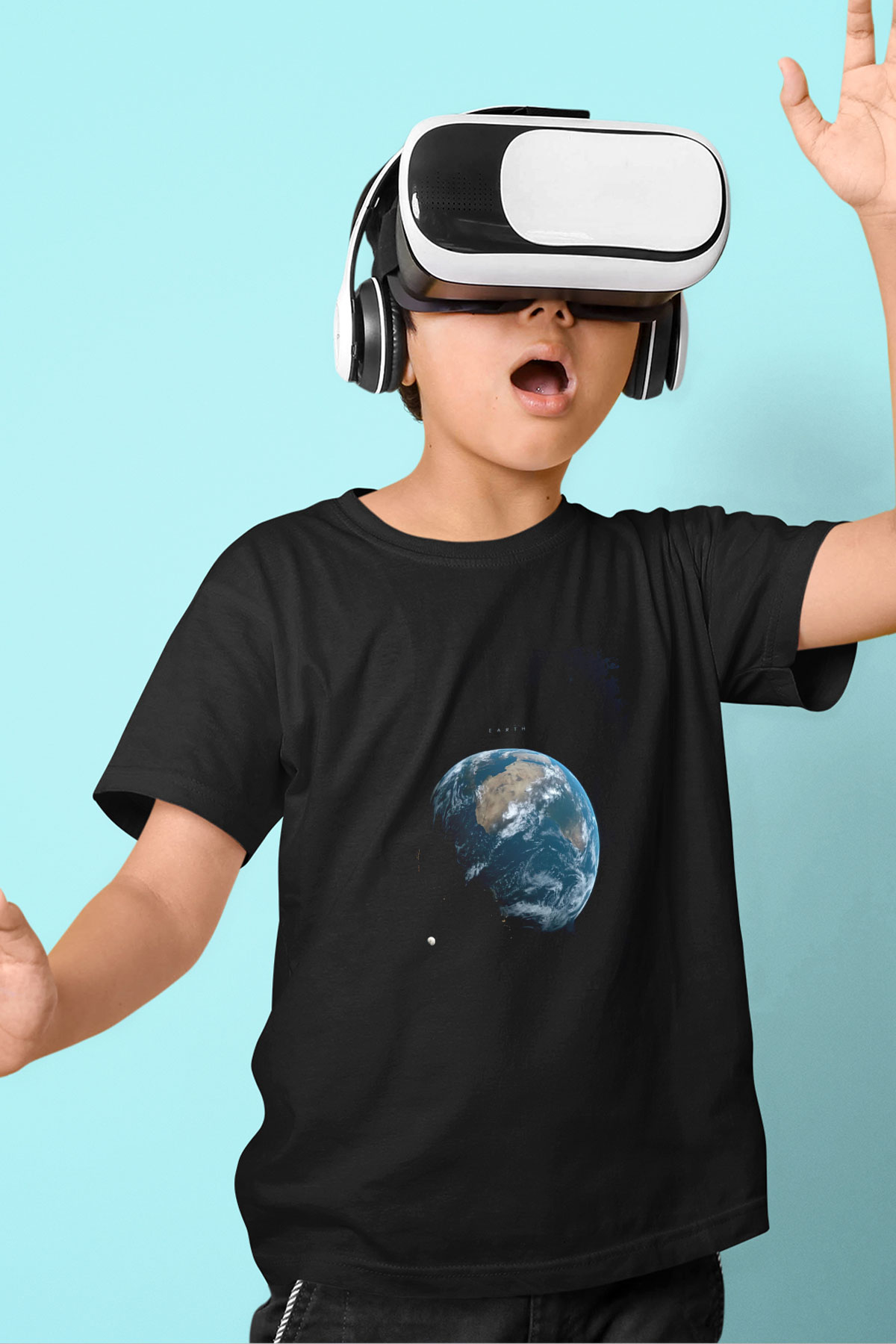 Dünya Renkli Fotoğraf Baskılı Unisex Siyah Çocuk Tişörtü - Tshirt