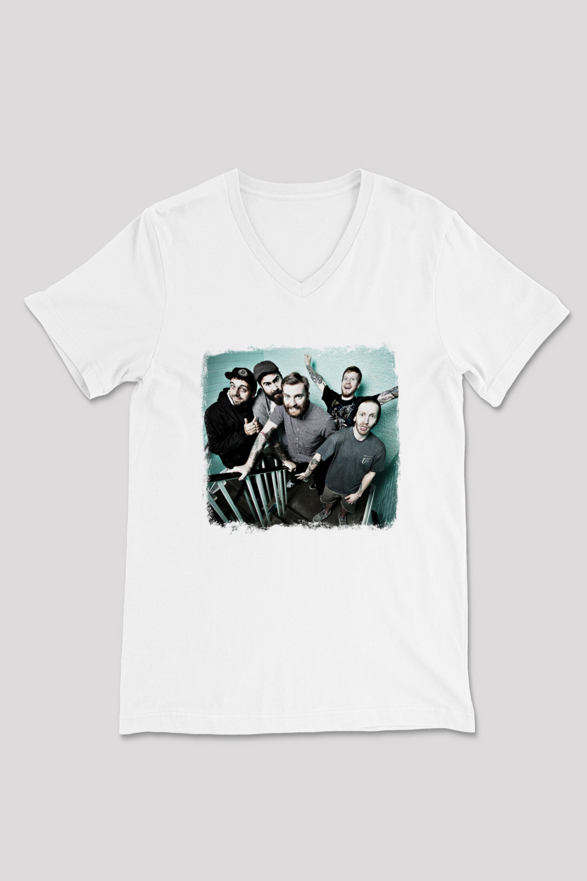 Four Year Strong Baskılı Unisex Beyaz V Yaka Tişört