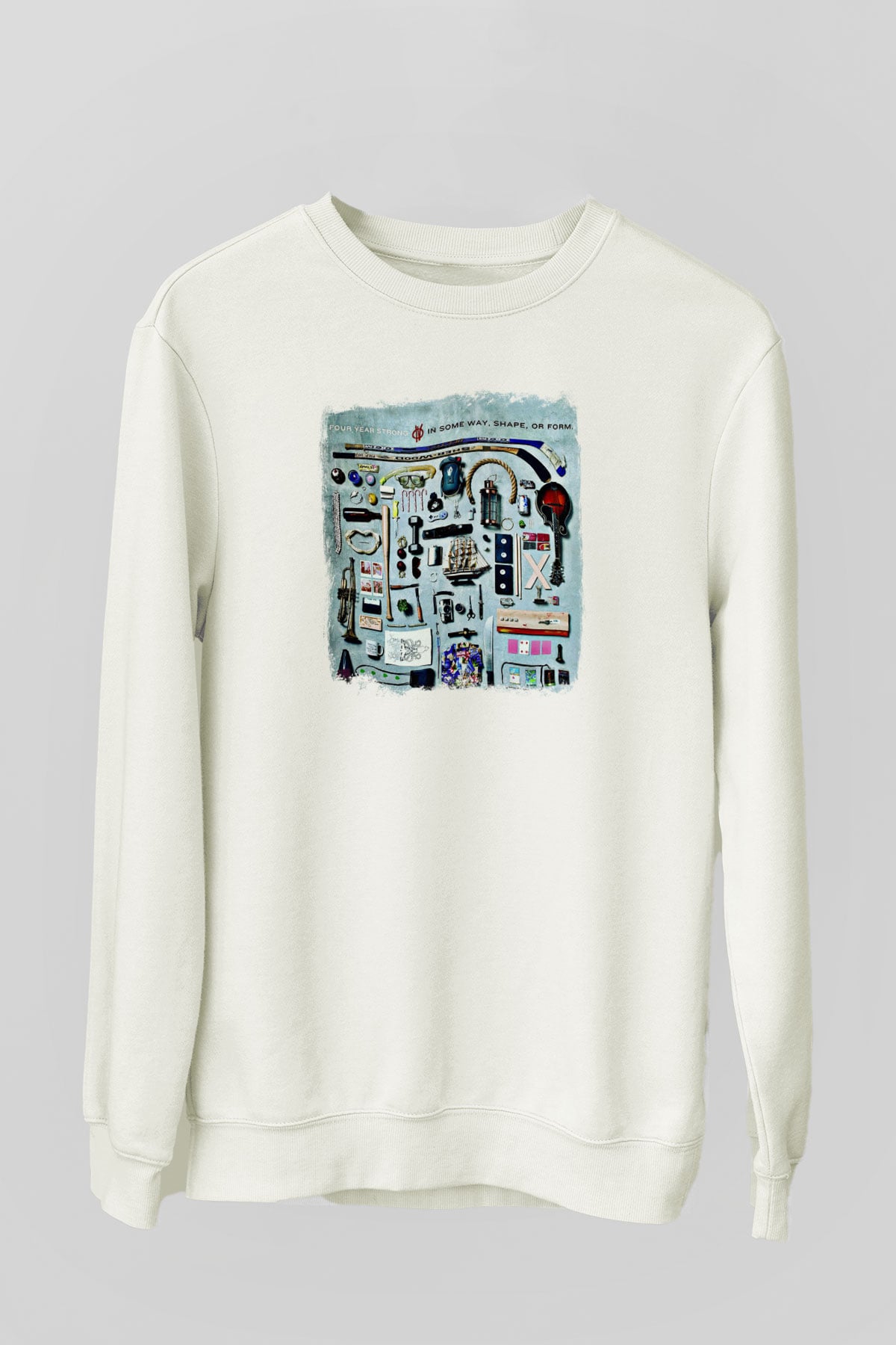 Four Year Strong Baskılı Unisex Beyaz Sweatshirt