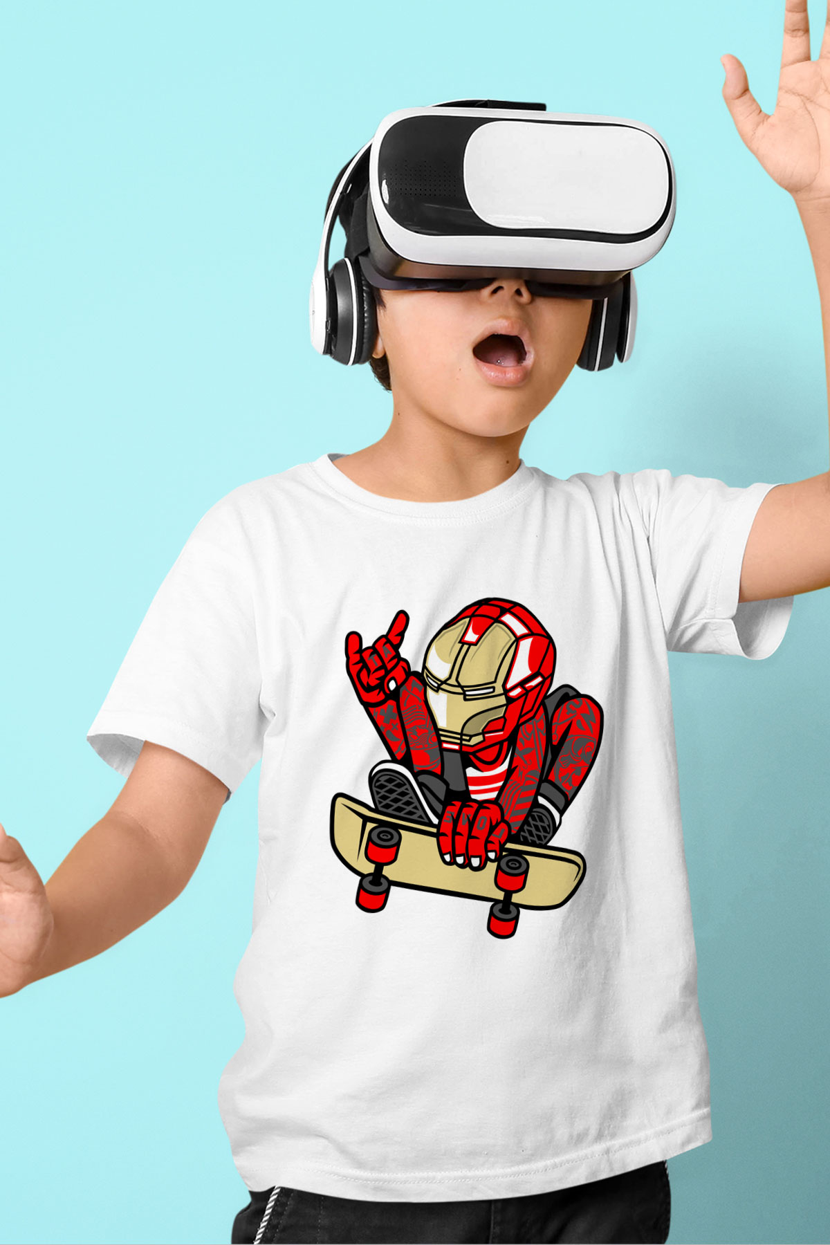 Iron Man Skateboard Baskılı Unisex Beyaz Çocuk Tişört