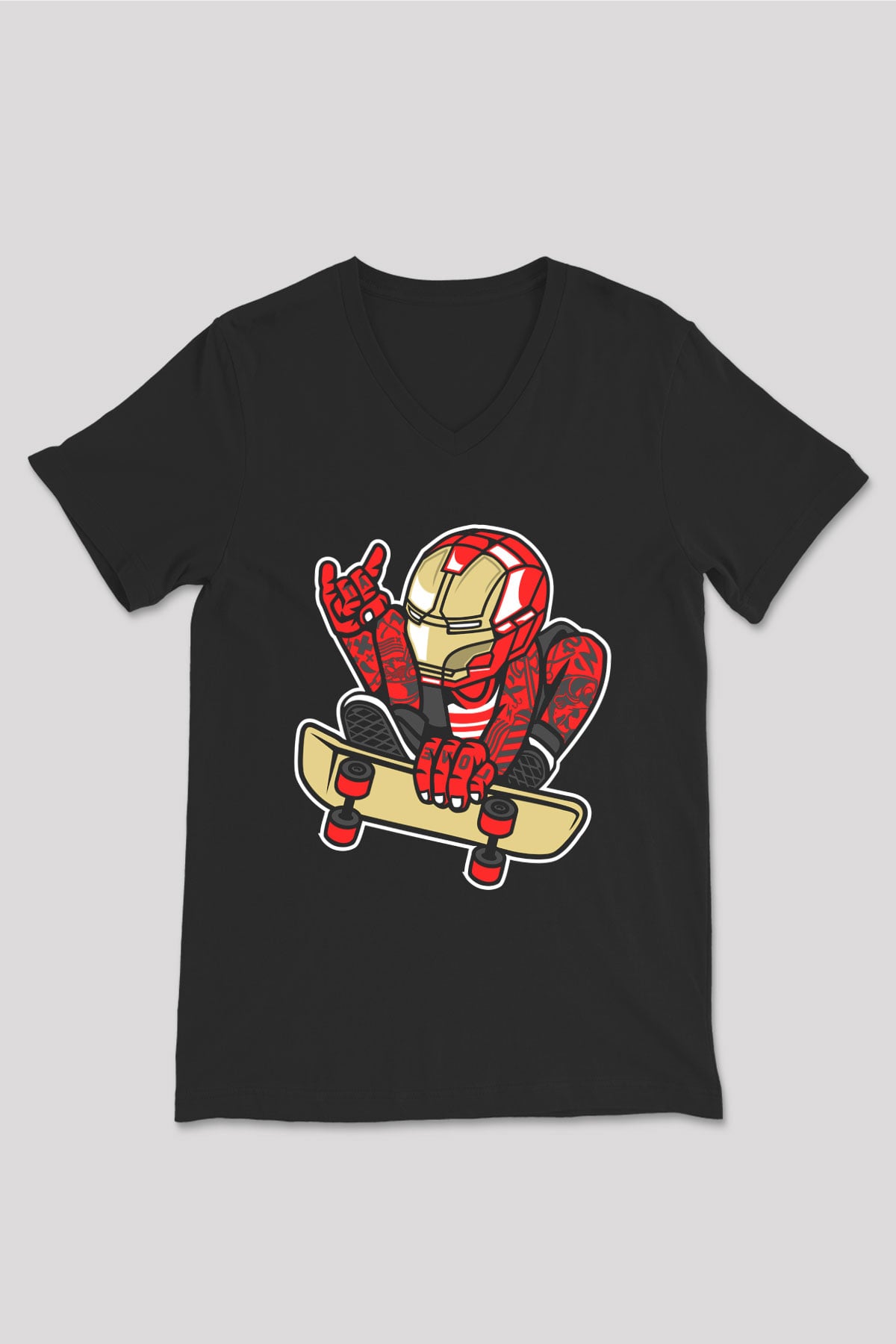 Iron Man Skateboard Baskılı Unisex Siyah V Yaka Tişört