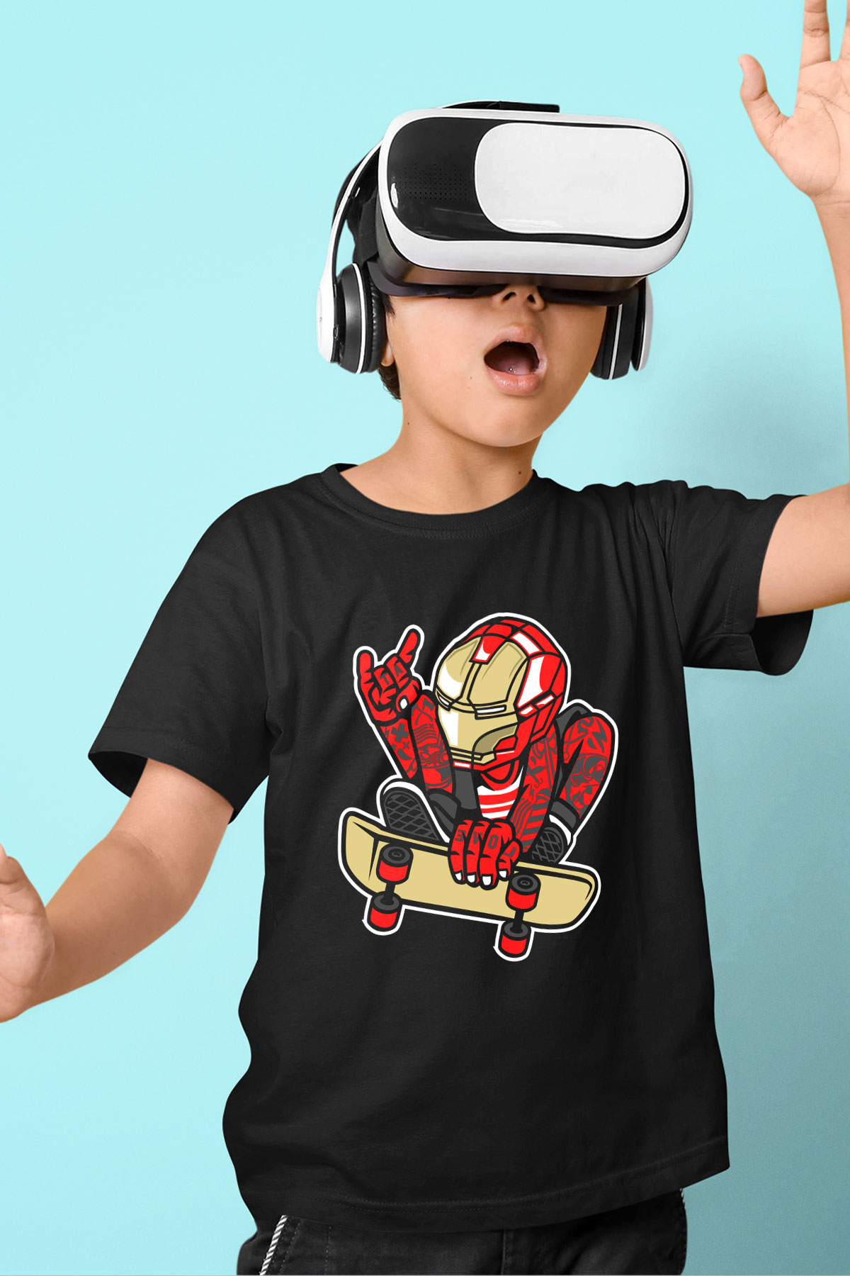 Iron Man Skateboard Baskılı Unisex Siyah Çocuk Tişört