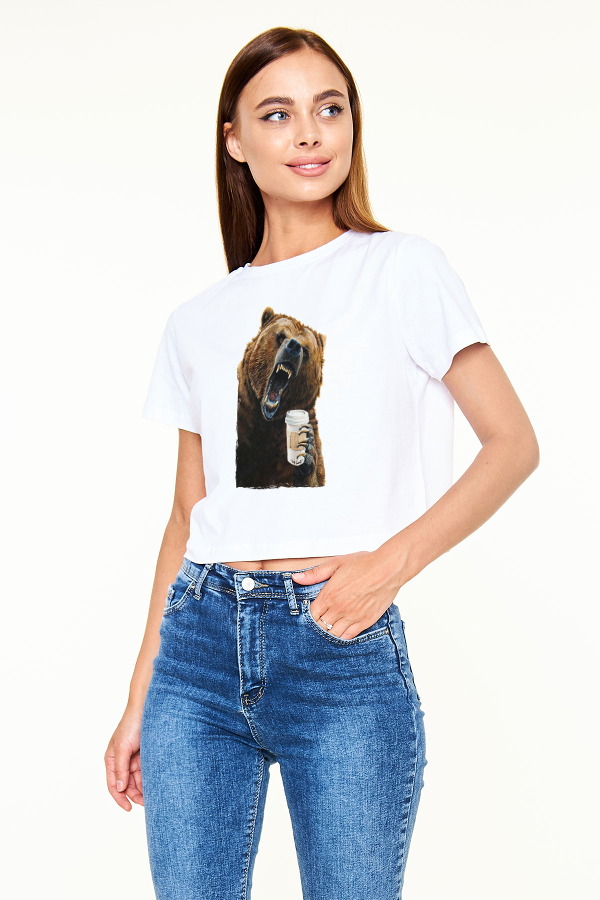 Kahve İçen Sinirli Ayı Baskılı Beyaz  Crop Top Tişört