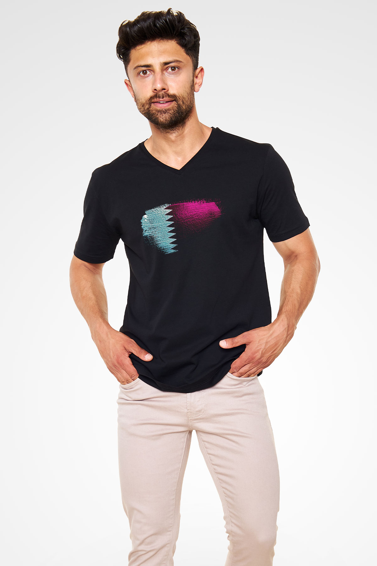 Katar - Qatar Bayrağı Baskılı Unisex Siyah V Yaka Tişört