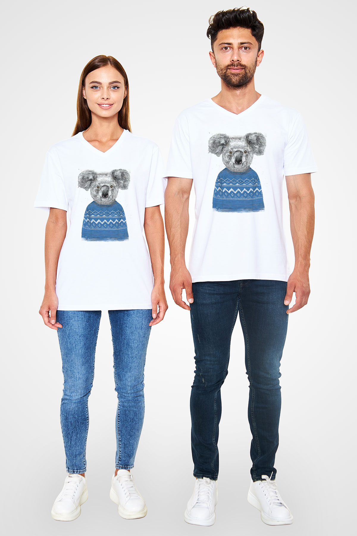 Koala Baskılı Beyaz Unisex V Yaka Tişört - Tshirt