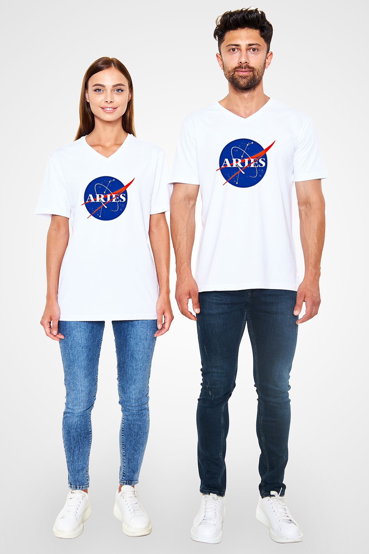 Koç Burcu Baskılı Beyaz Unisex V Yaka Tişört - Tshirt
