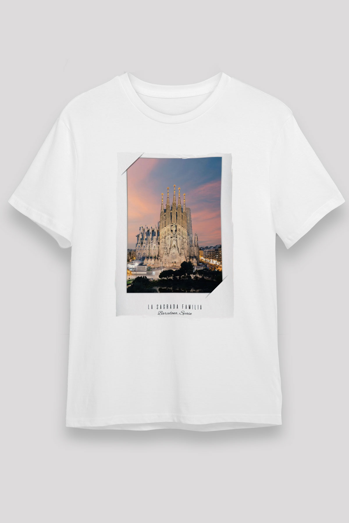 La Sagrada Familia Beyaz Unisex Tişört T-Shirt - TişörtFabrikası