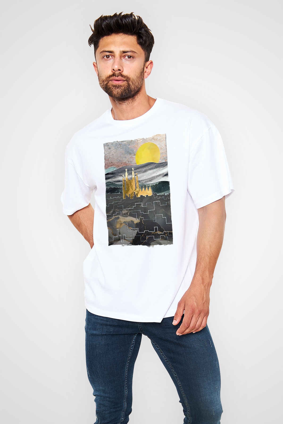 La Sagrada Familia Beyaz Oversize Tişört Oversize T-shirt - TişörtFabrikası
