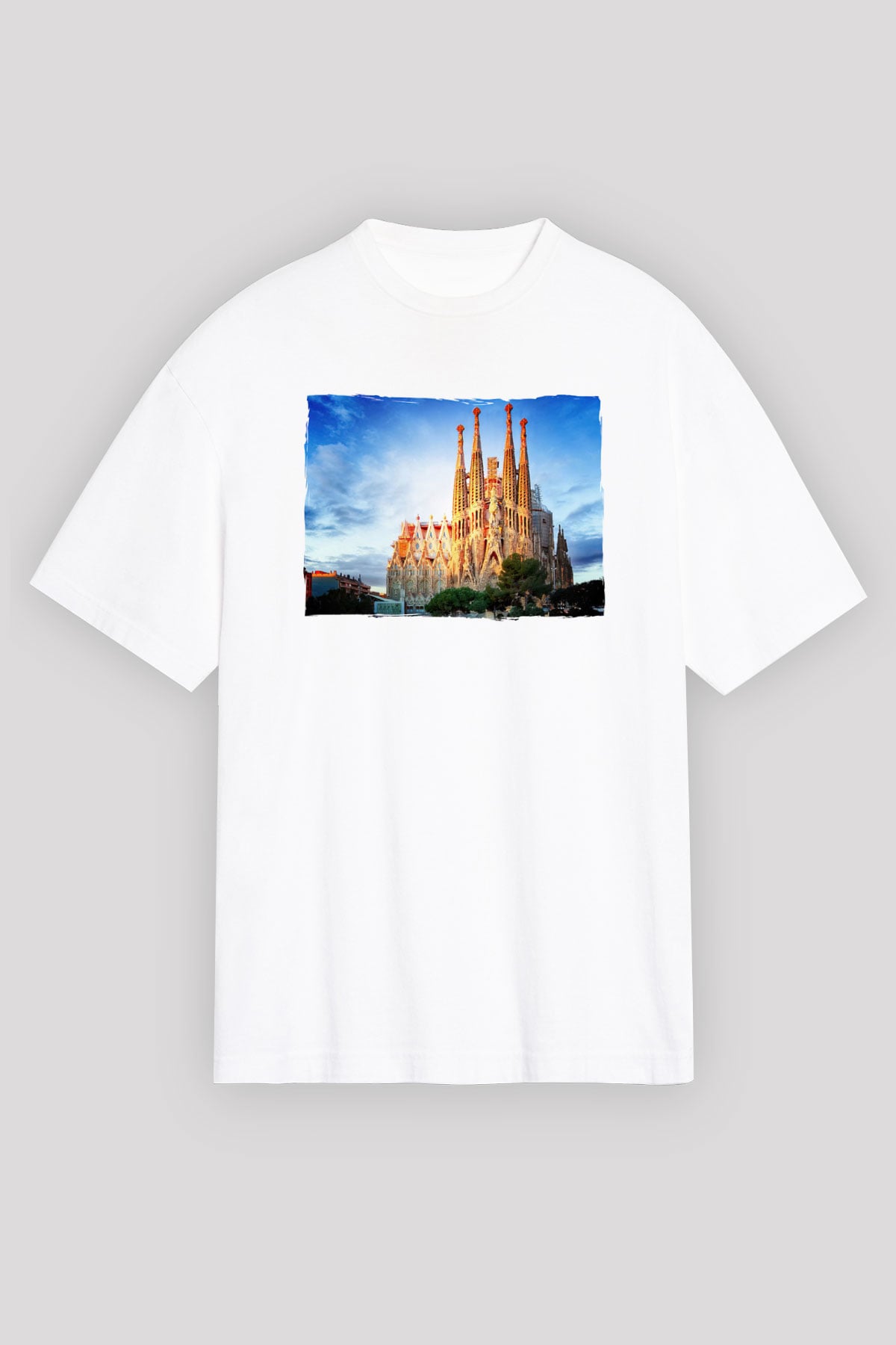 La Sagrada Familia Beyaz Oversize Tişört Oversize T-shirt - TişörtFabrikası