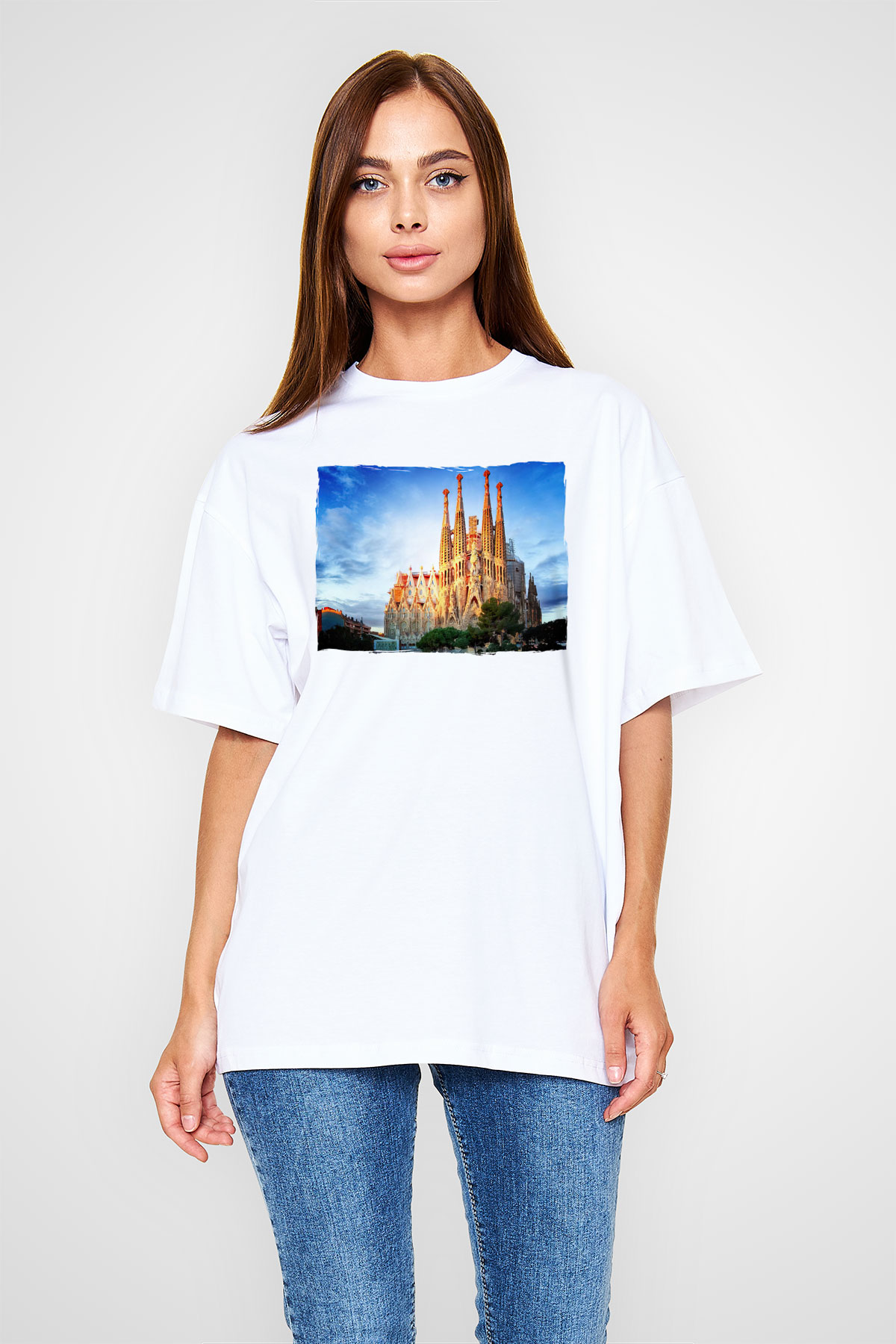La Sagrada Familia Beyaz Oversize Tişört Oversize T-shirt - TişörtFabrikası