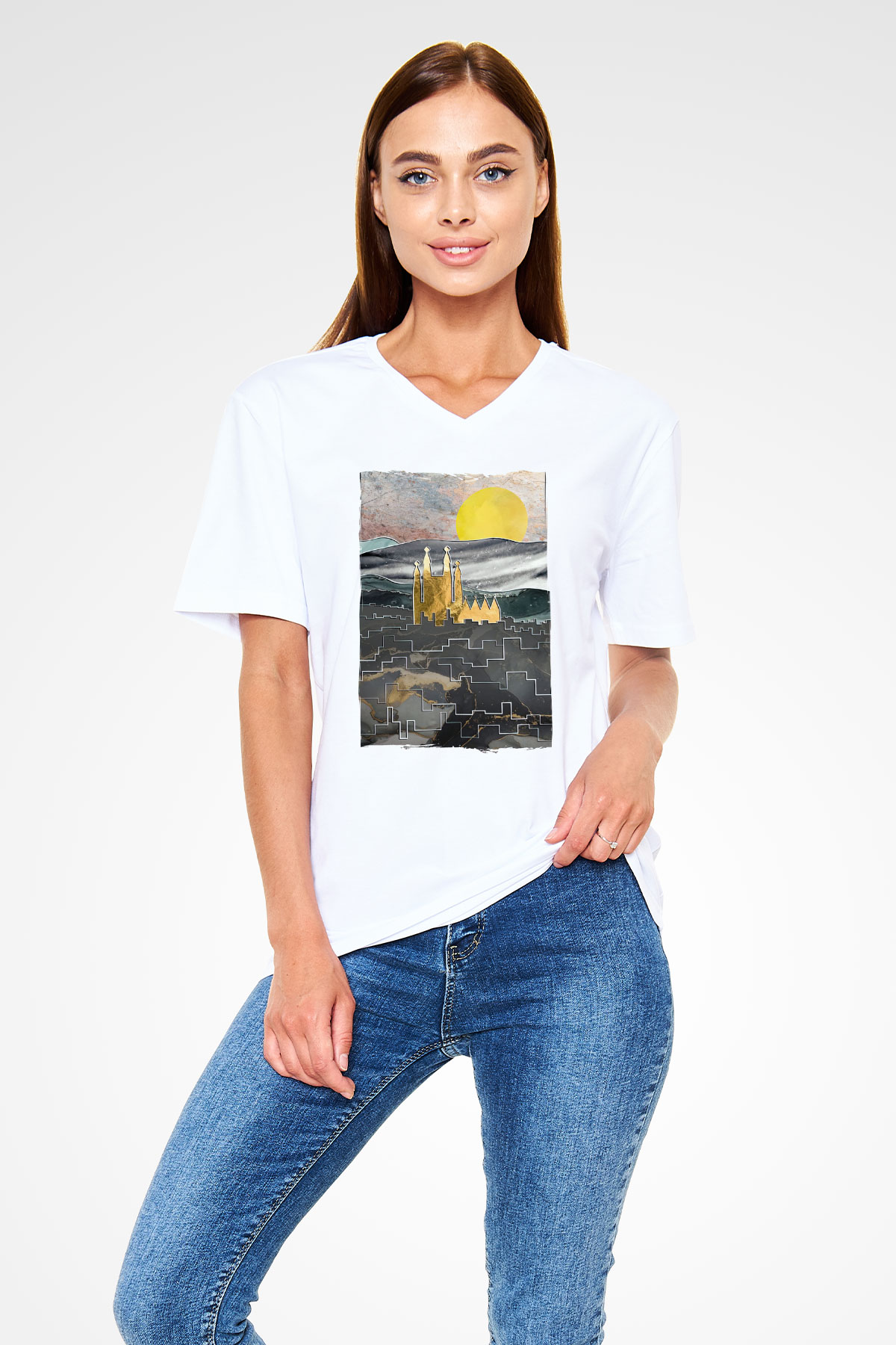 La Sagrada Familia Beyaz Unisex V Yaka Tişört