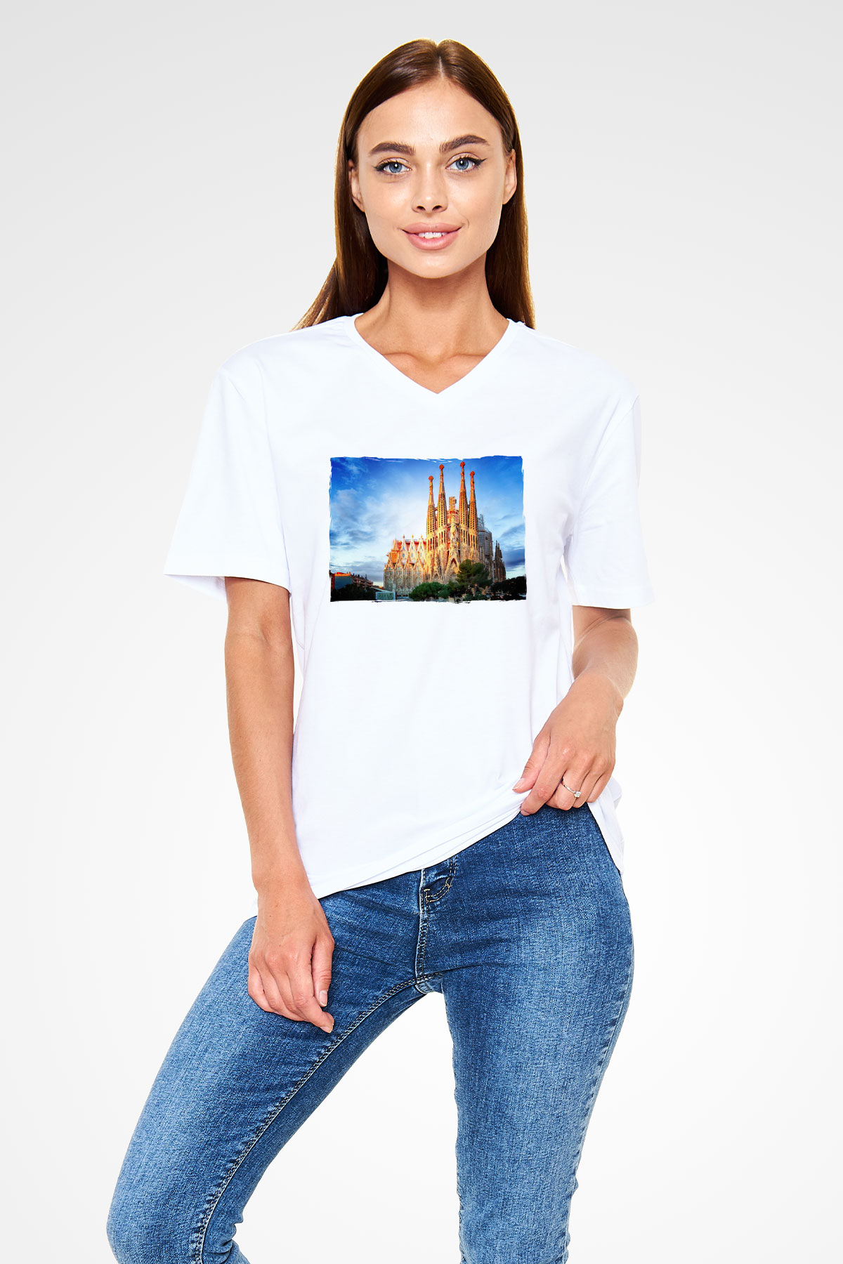 La Sagrada Familia Beyaz Unisex V Yaka Tişört
