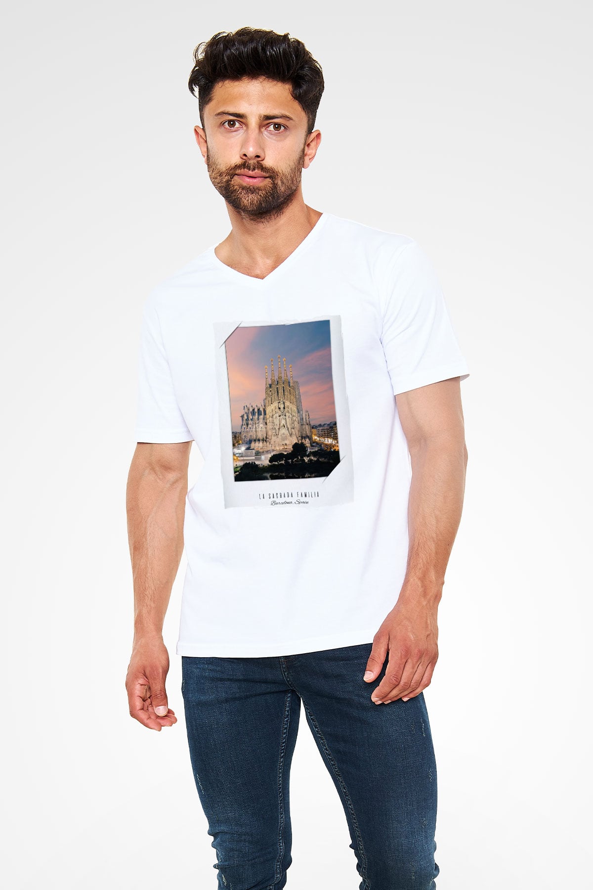 La Sagrada Familia Beyaz Unisex V Yaka Tişört