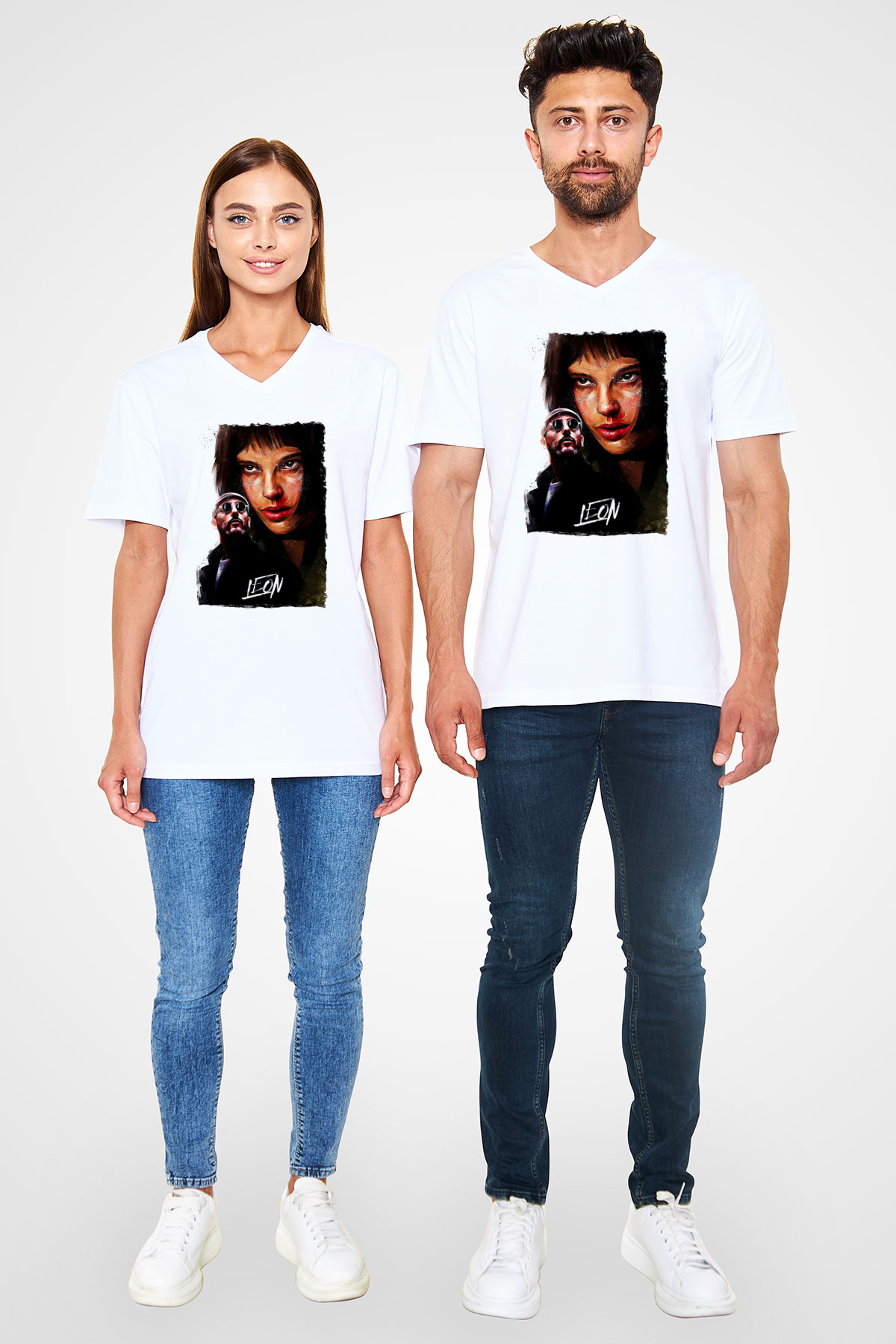 Leon Baskılı Beyaz Unisex V Yaka Tişört - Tshirt