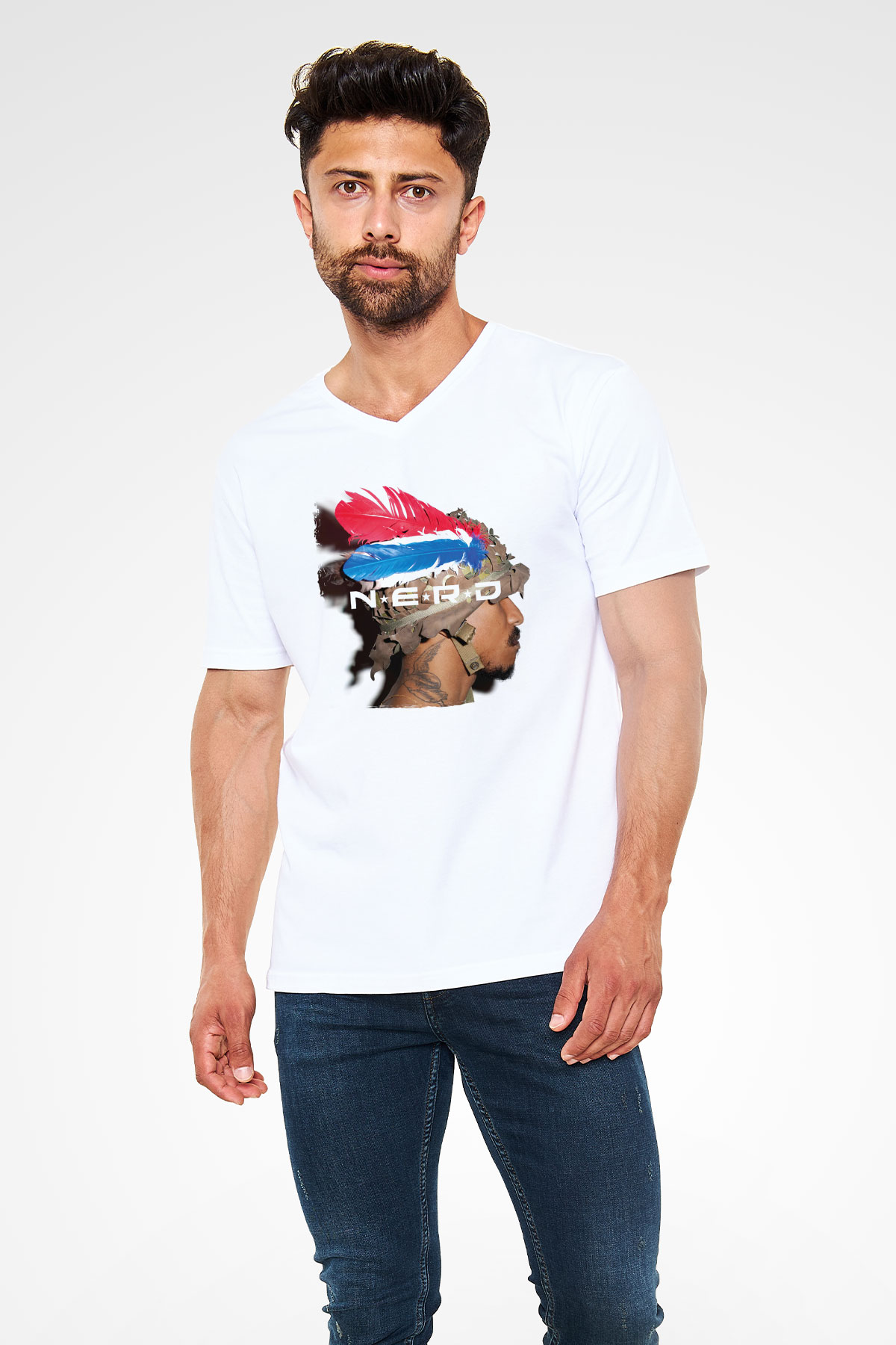N.E.R.D Beyaz Unisex V Yaka Tişört