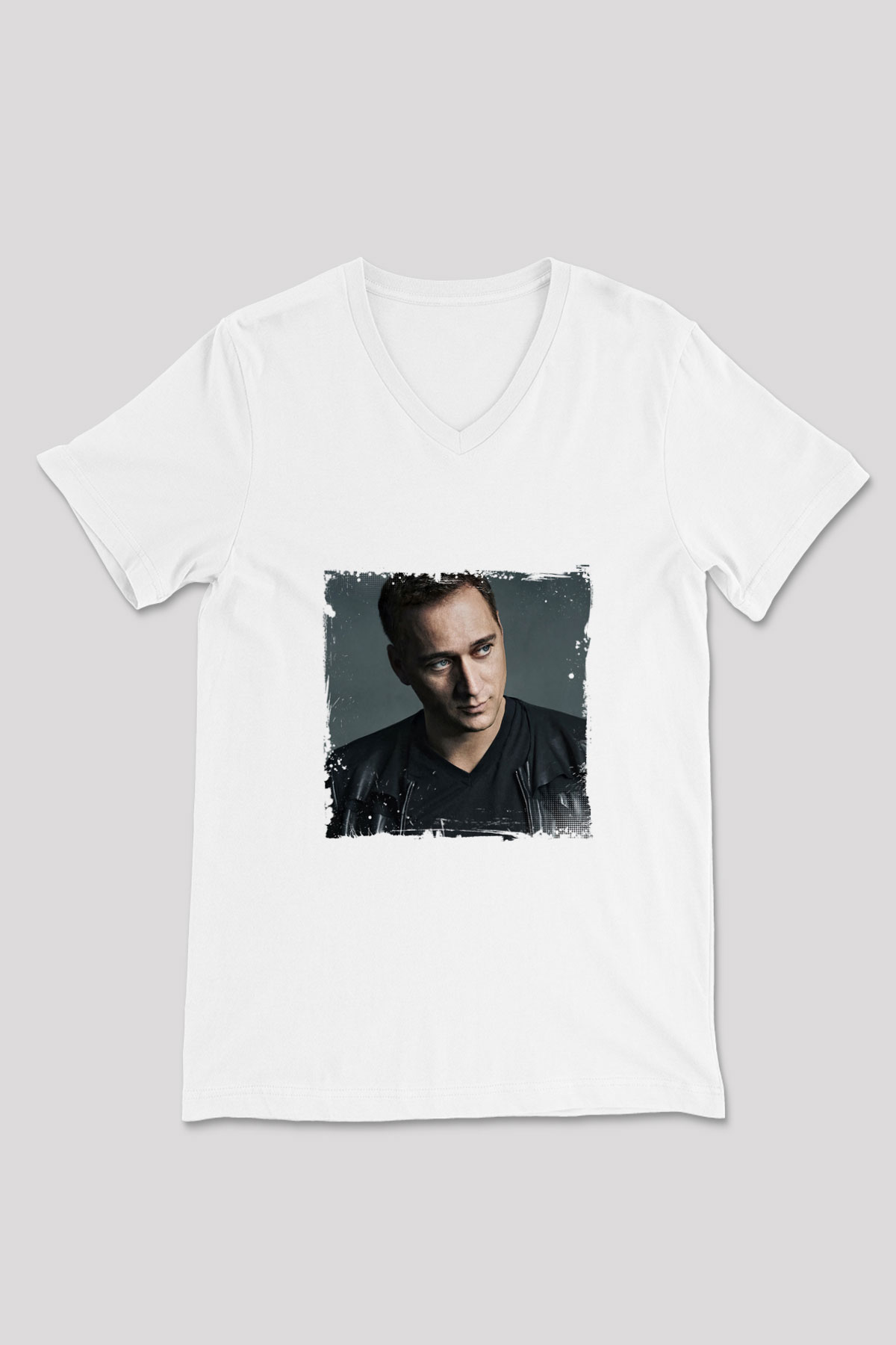 Paul Van Dyk Baskılı Beyaz V Yaka Unisex Tişört