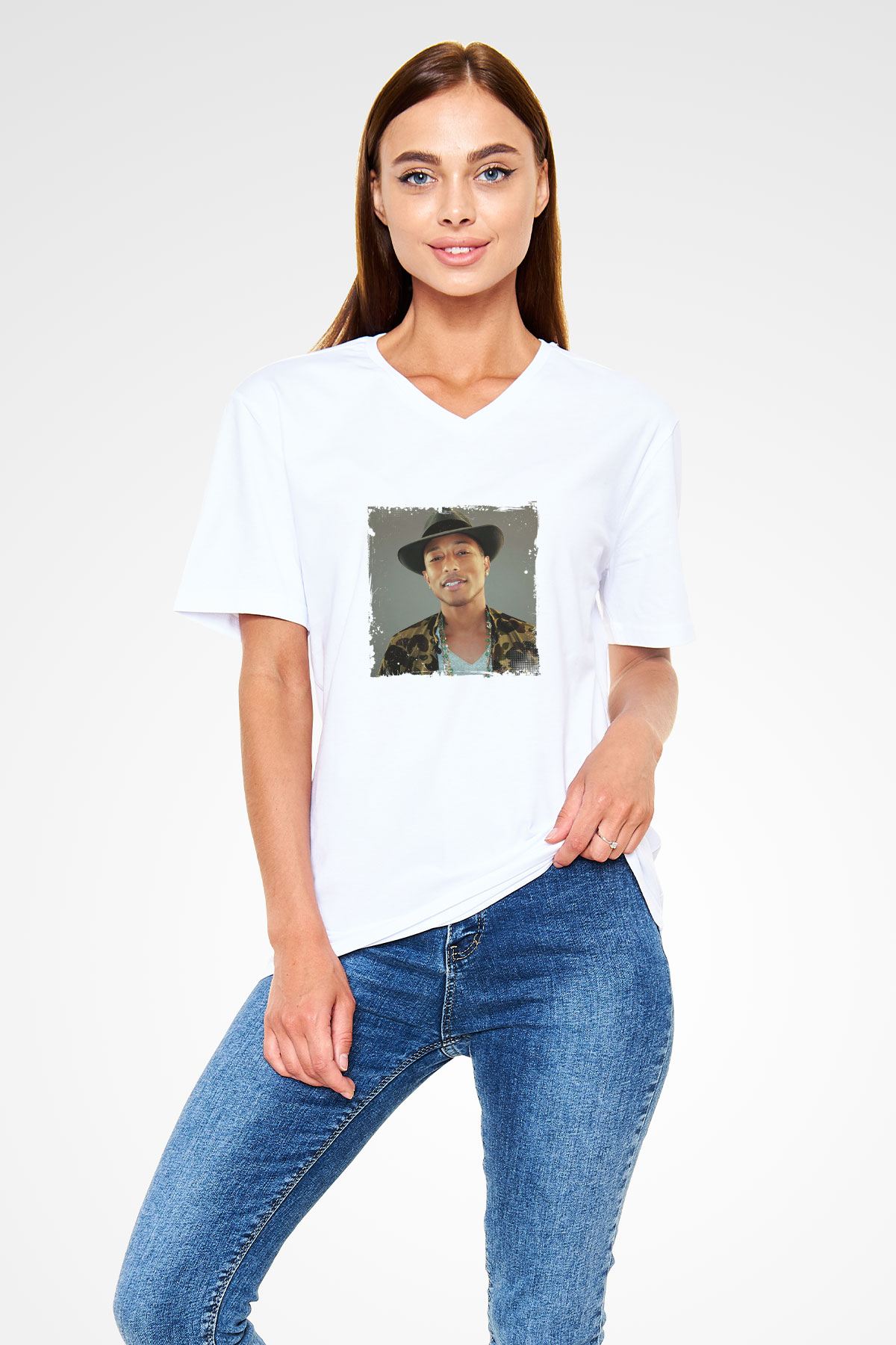 Pharrell Williams Baskılı Beyaz V Yaka Unisex Tişört