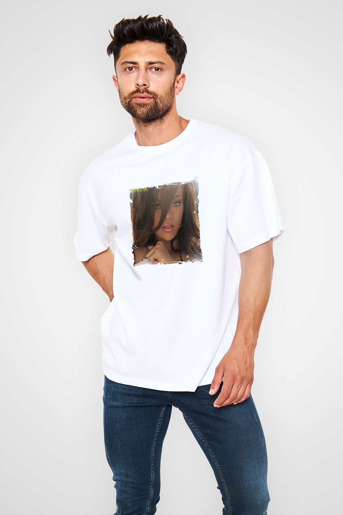 Rihanna Baskılı Oversize Beyaz Tişört