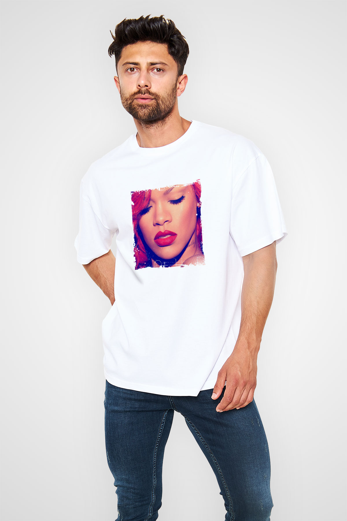 Rihanna Baskılı Oversize Beyaz Tişört