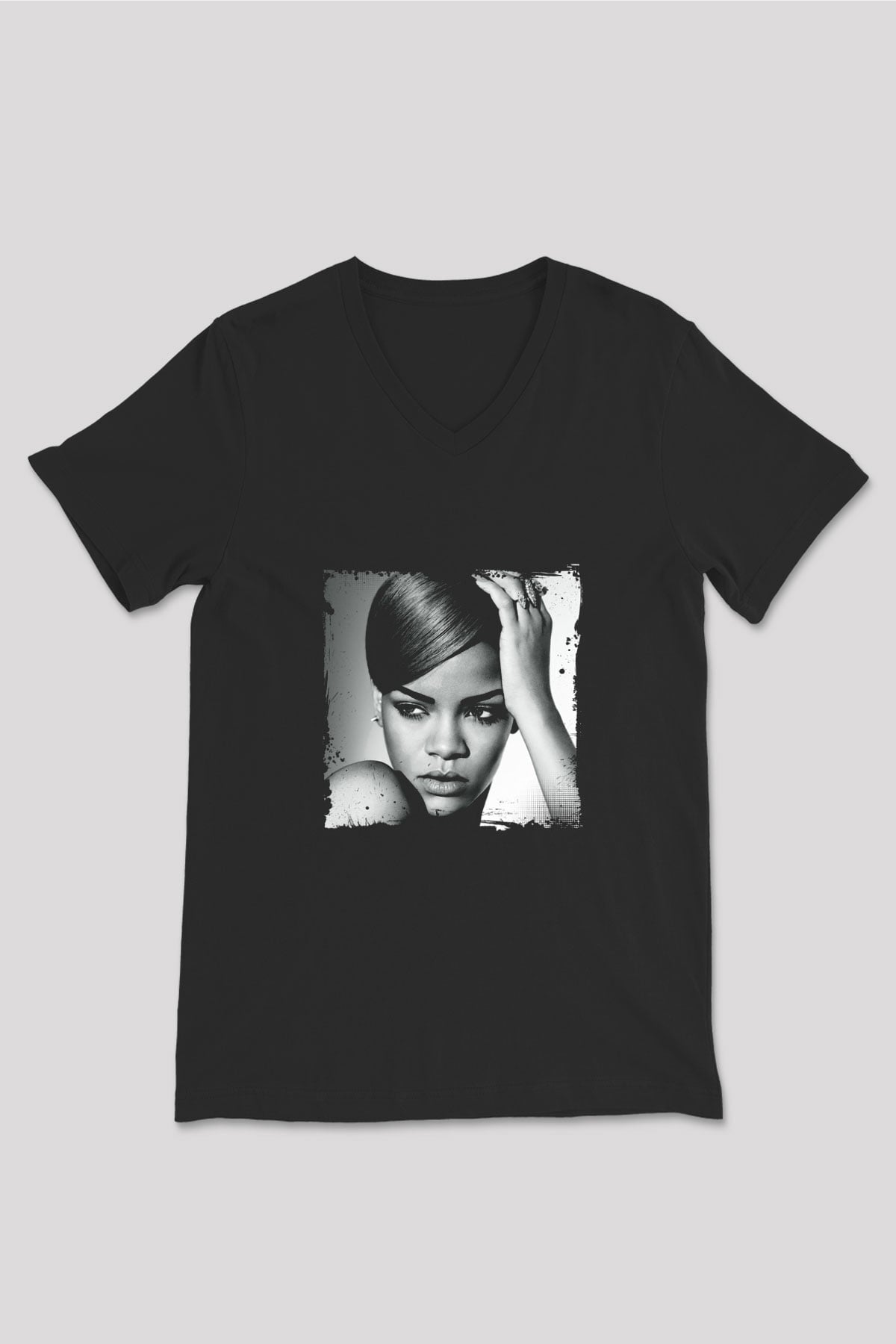 Rihanna Baskılı Unisex Siyah V Yaka Tişört