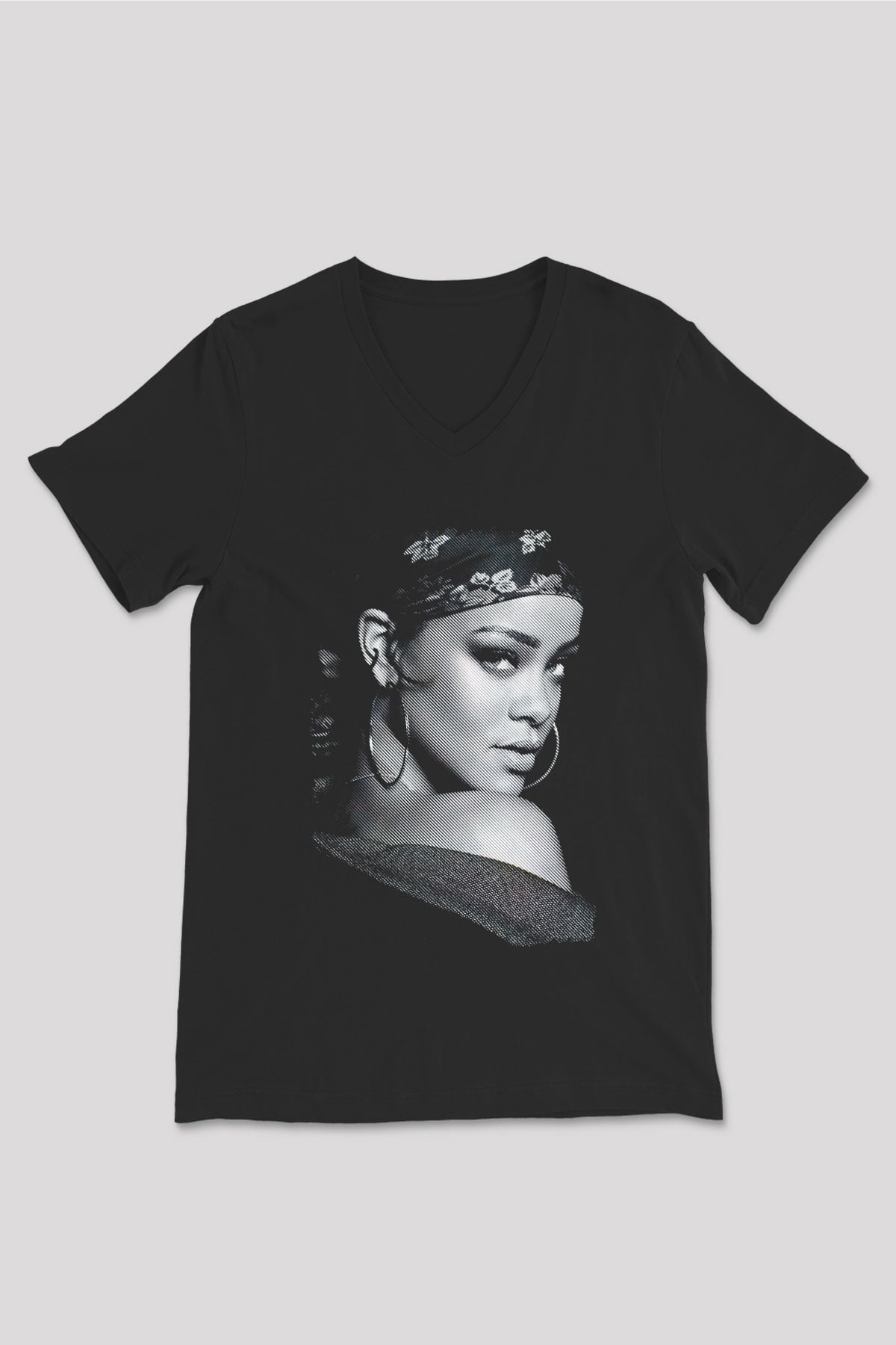 Rihanna Siyah Unisex V Yaka Tişört