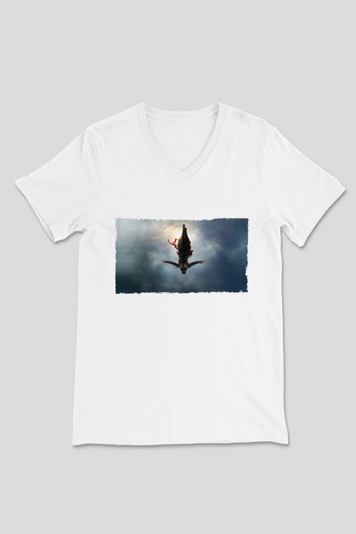 Unisex Assassins Creed Baskılı Beyaz V Yaka Tişört