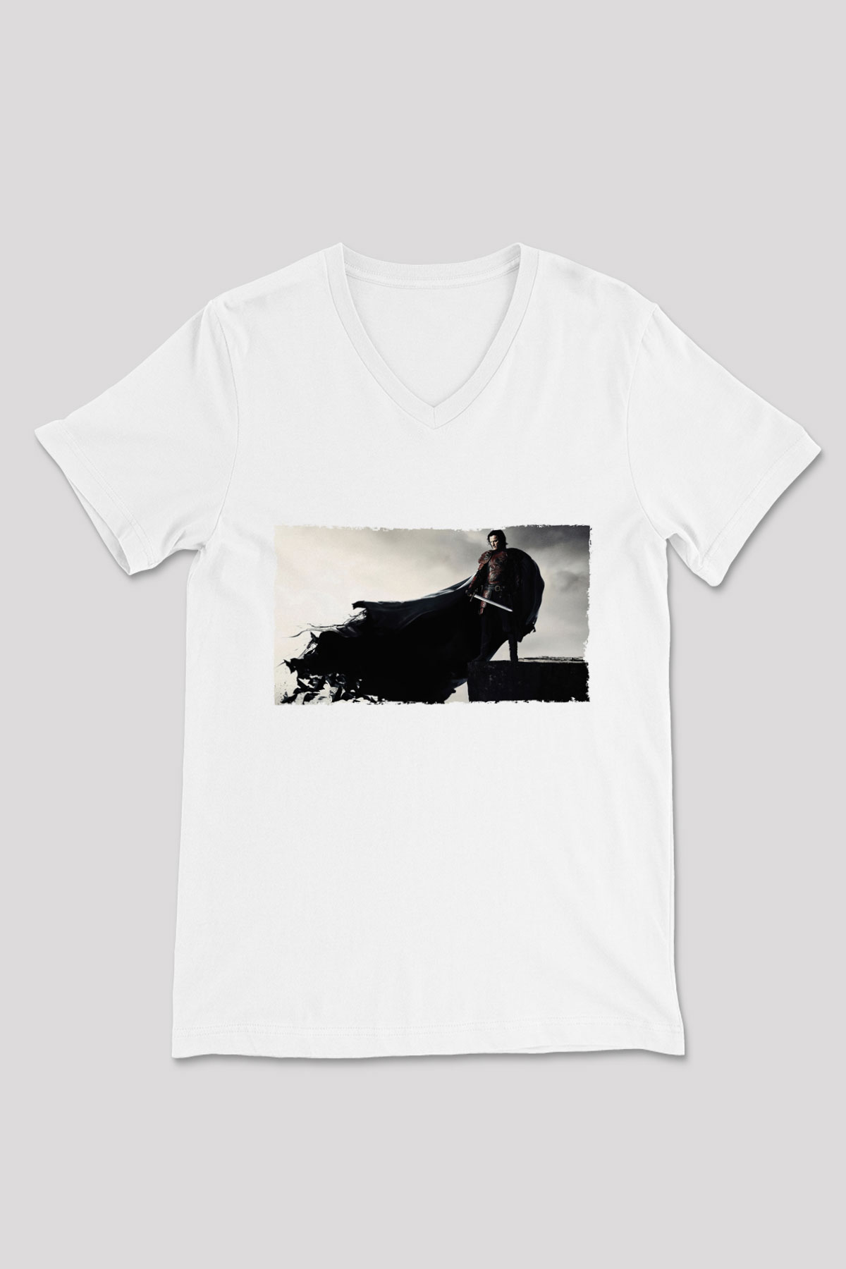 Unisex Dracula Untold Baskılı Beyaz V Yaka Tişört