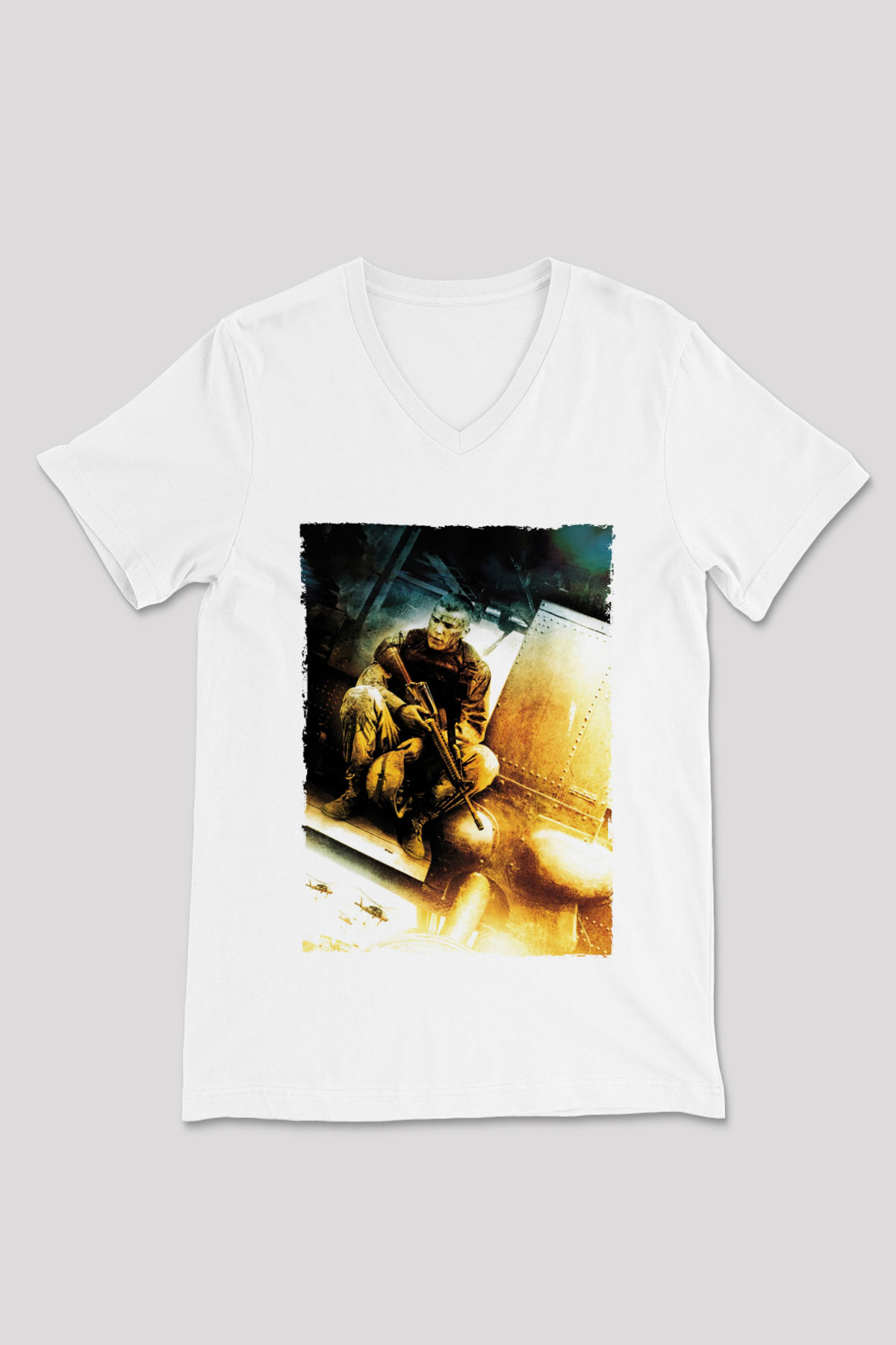 Unisex Kara Şahin Düştü - Black Hawk Down Baskılı Beyaz V Yaka Tişört
