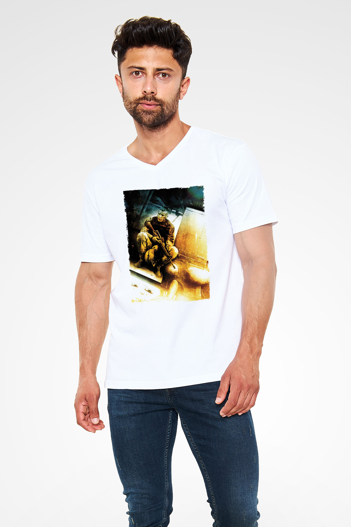 Unisex Kara Şahin Düştü - Black Hawk Down Baskılı Beyaz V Yaka Tişört