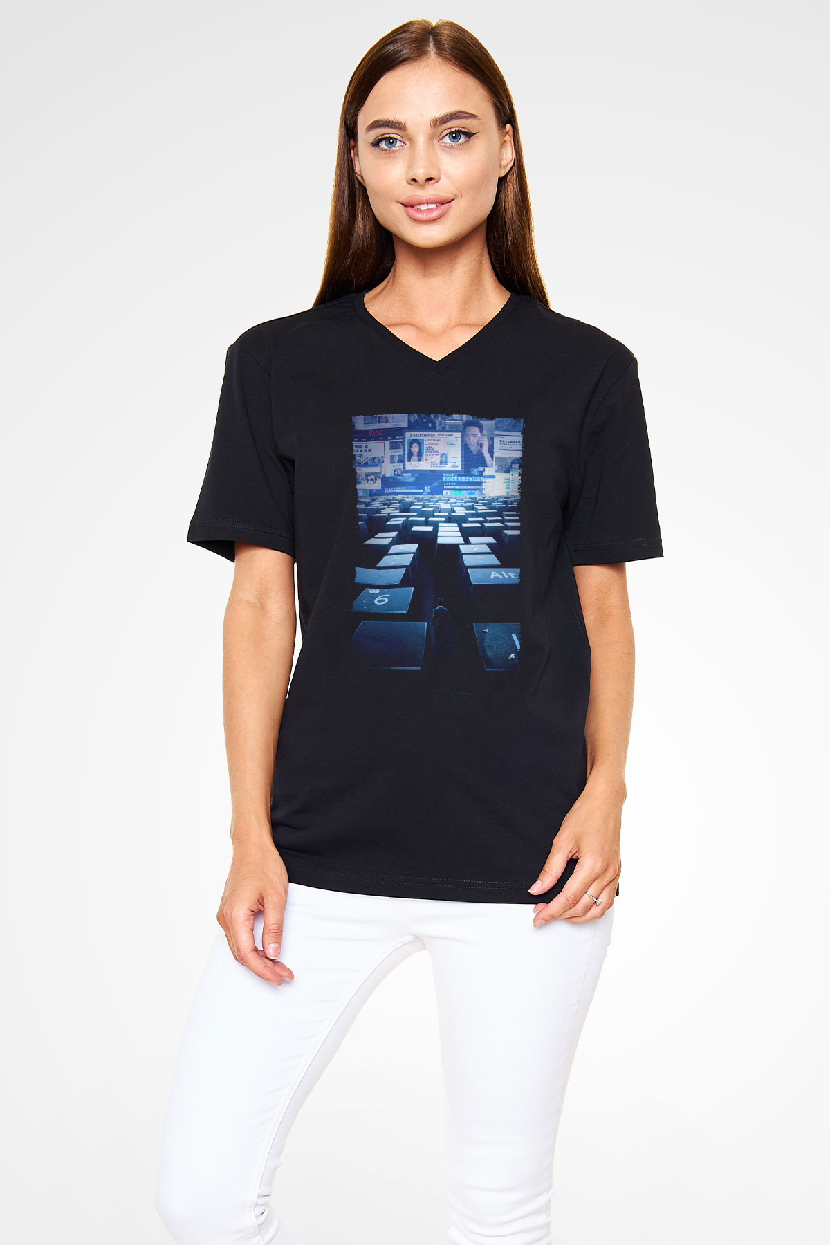 Unisex Kayıp Aranıyor (Searching) Baskılı Siyah V Yaka Tshirt