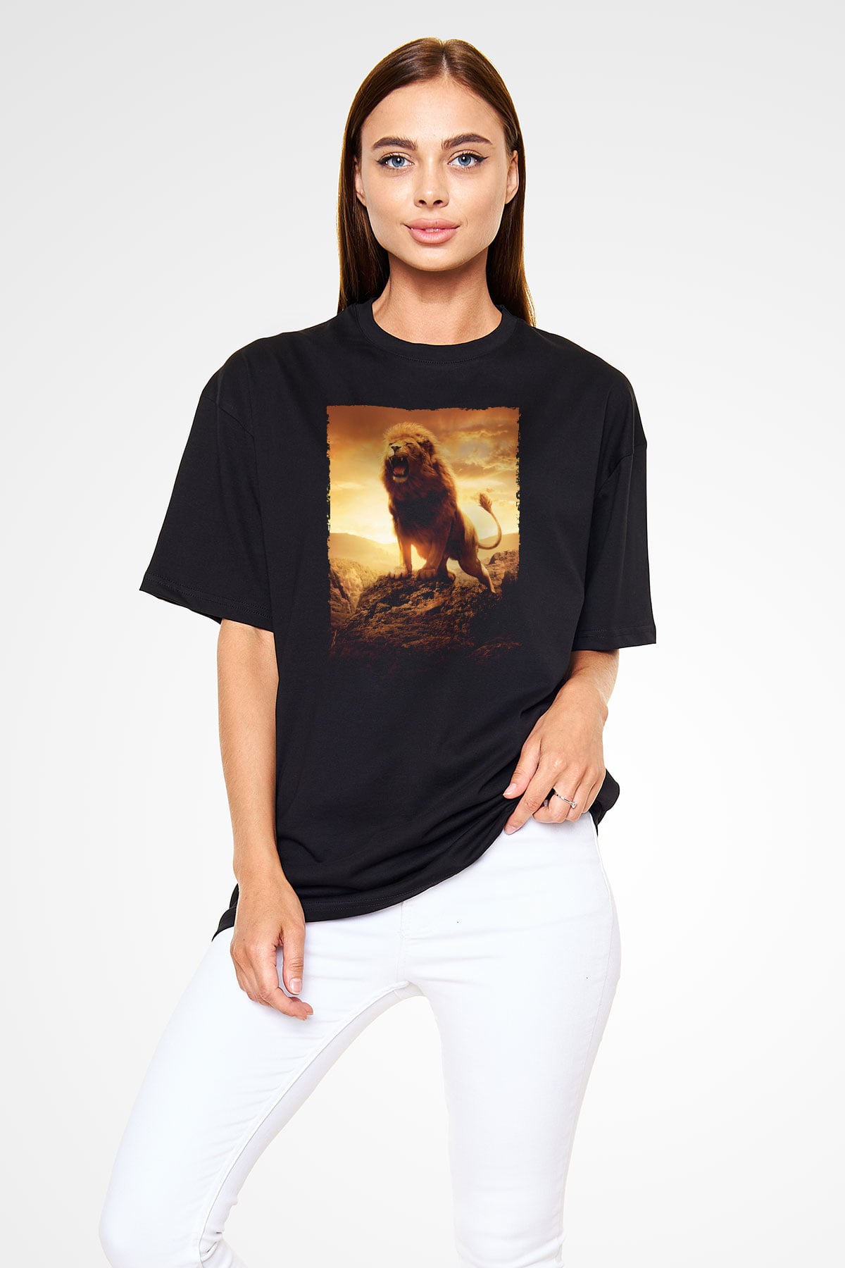 Unisex Narnia Günlükleri Aslan, Cadı ve Dolap (The Chronicles of Narnia The Lion, the Witch and the Wardrobe) Baskılı Siyah Oversize Tshirt