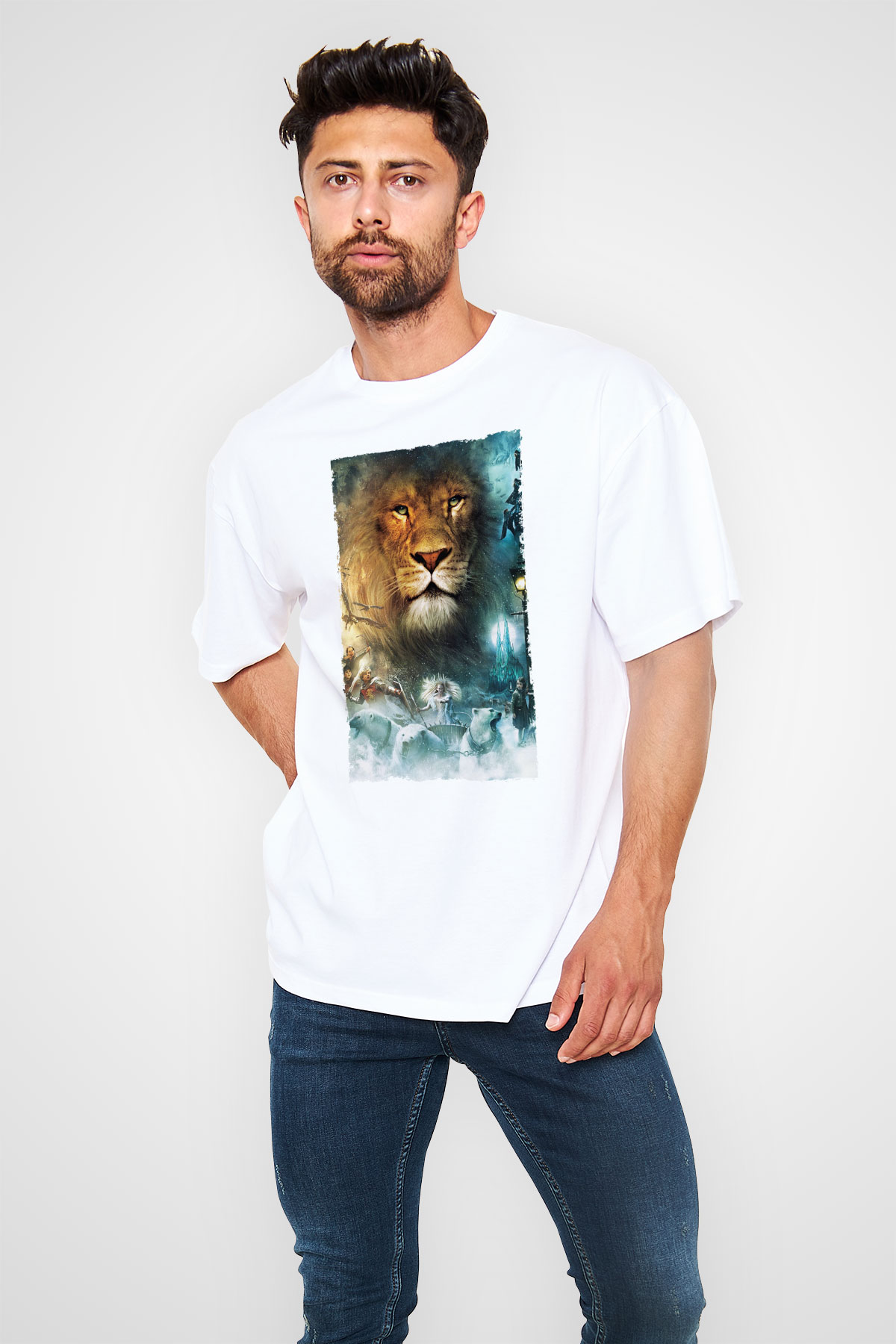 Unisex Narnia Günlükleri Aslan, Cadı ve Dolap Baskılı Beyaz Oversize Tişört