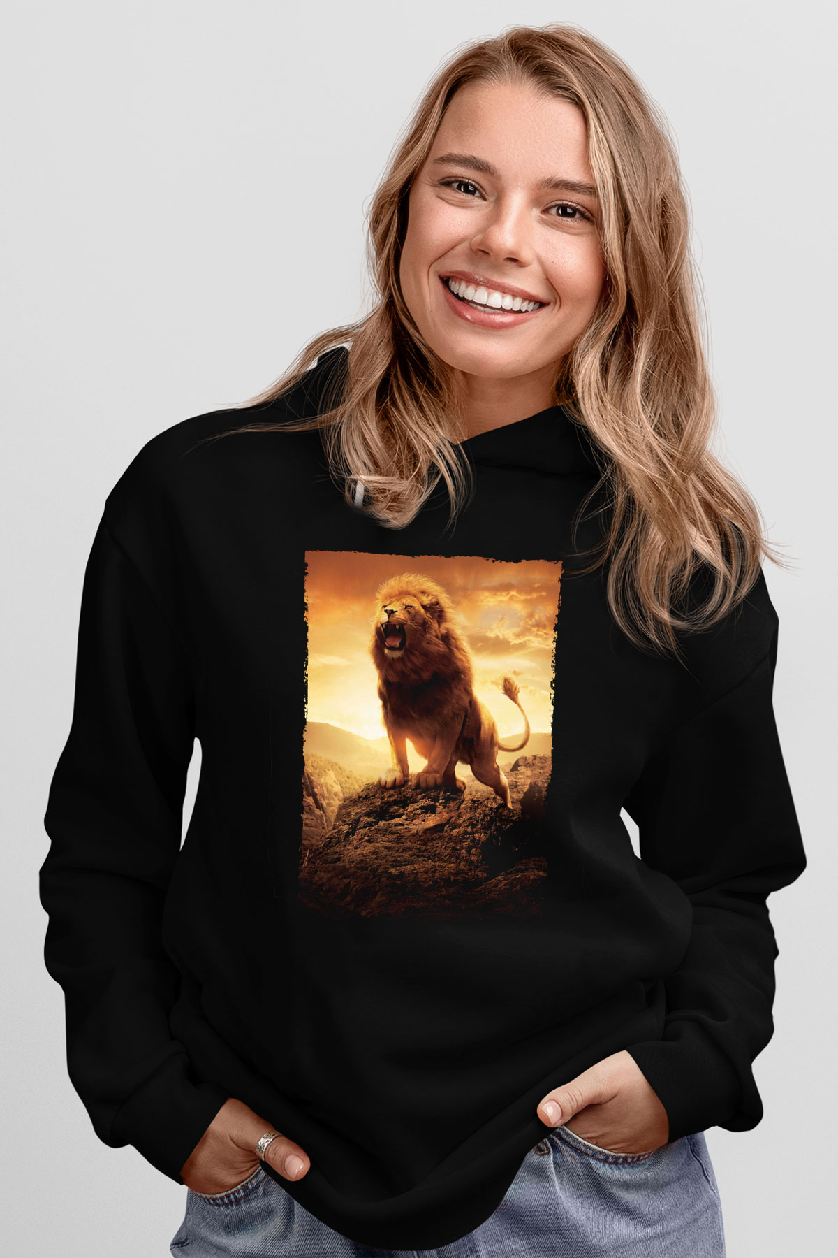 Unisex Narnia Günlükleri Aslan, Cadı ve Dolap (The Chronicles of Narnia The Lion, the Witch and the Wardrobe) Baskılı Siyah Kapüşonlu Sweatshirt