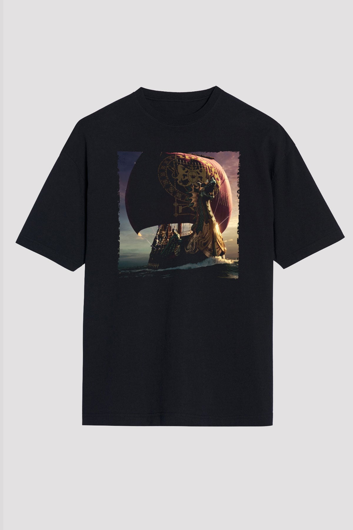 Unisex Narnia Günlükleri Şafak Yıldızının Yolculuğu (The Chronicles of Narnia The Voyage of the Dawn Treader) Baskılı Siyah Oversize Tshirt