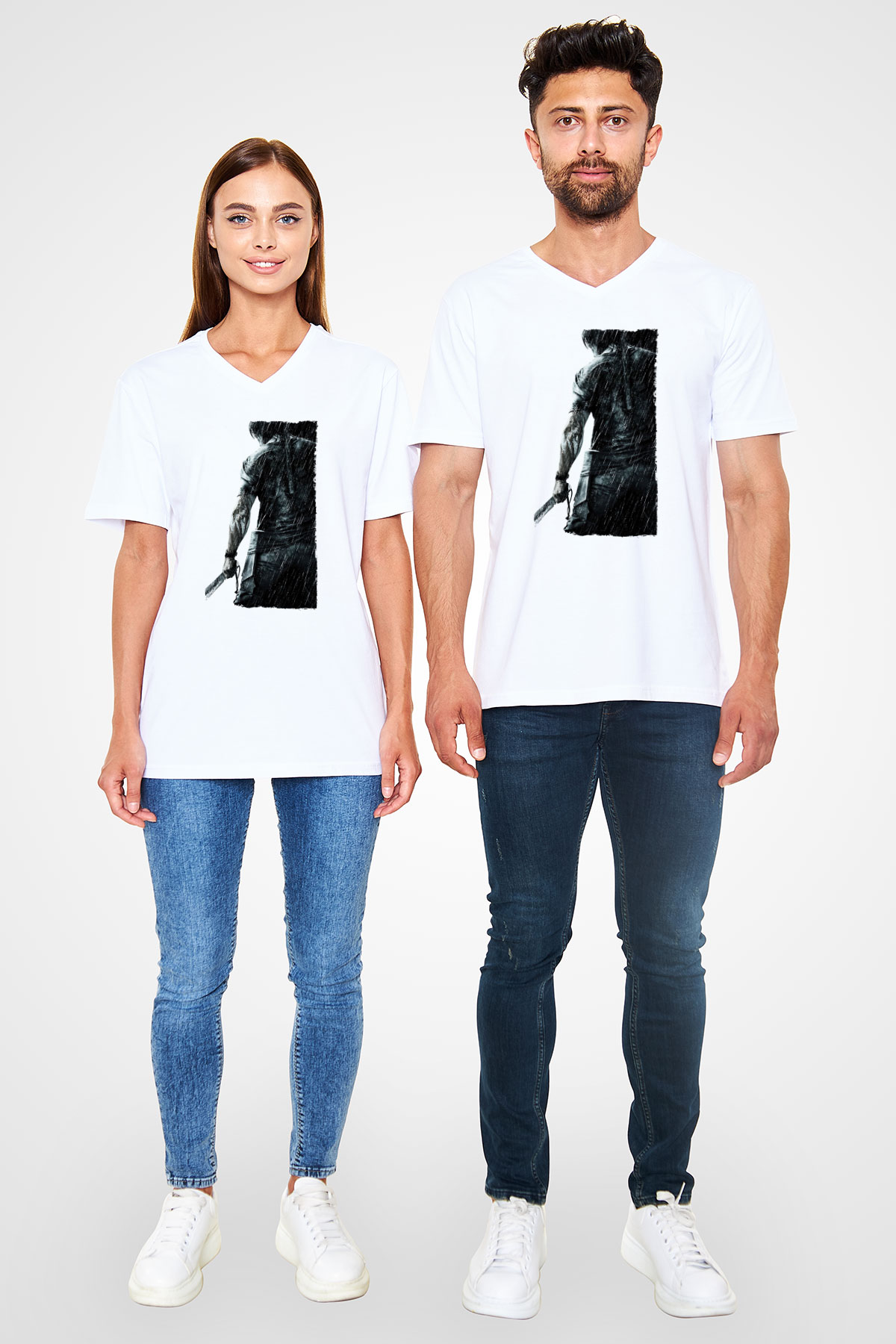 Unisex Rambo Baskılı Beyaz V Yaka Tişört
