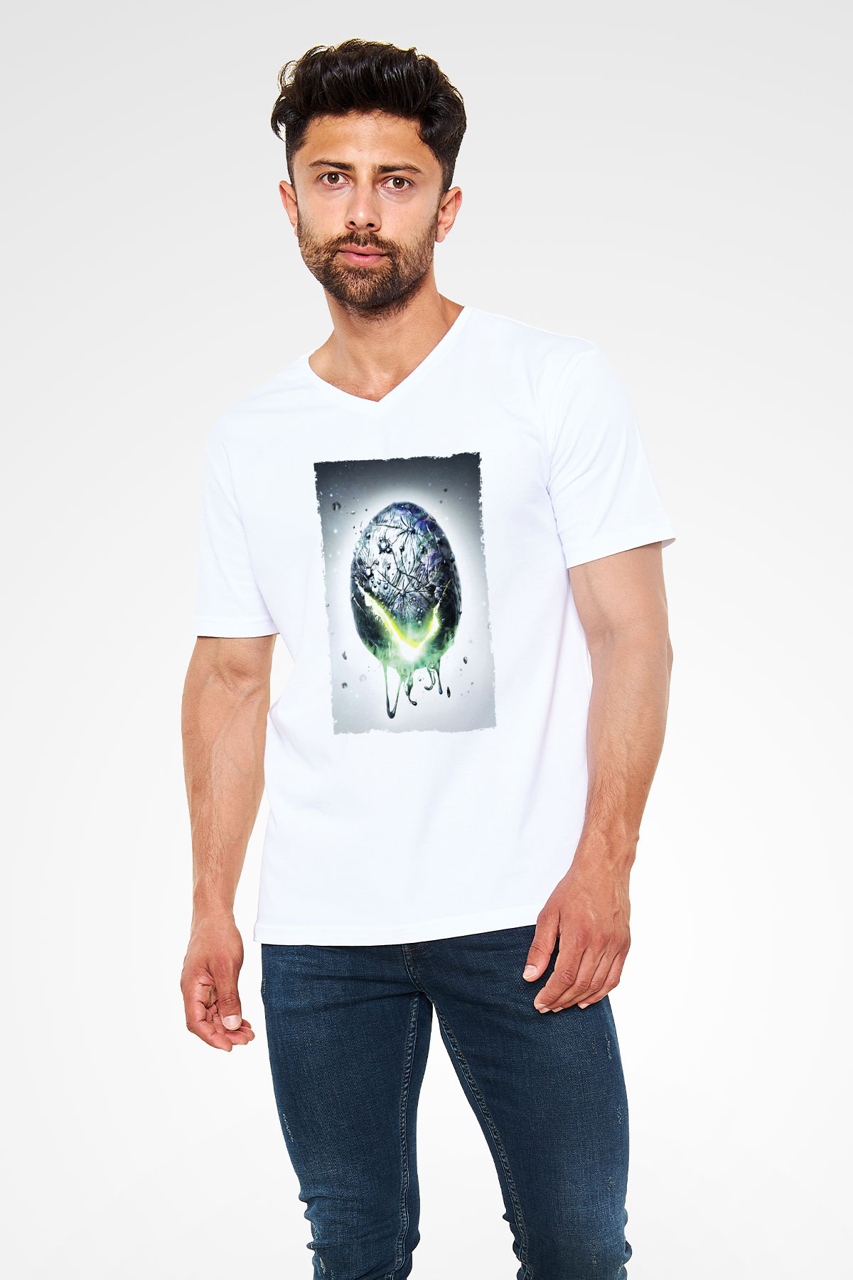 Unisex Yaratık - Alien Baskılı Beyaz V Yaka Tshirt