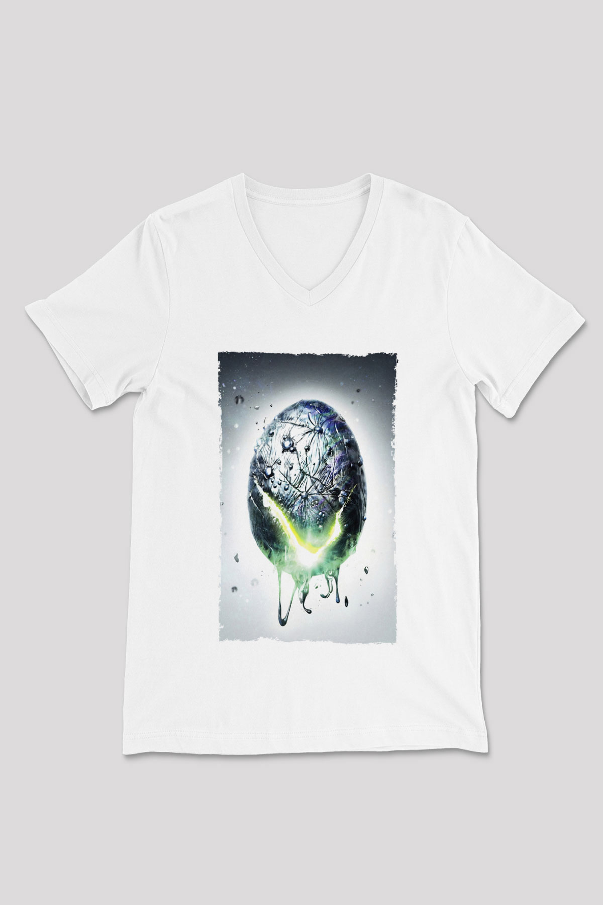 Unisex Yaratık - Alien Baskılı Beyaz V Yaka Tshirt