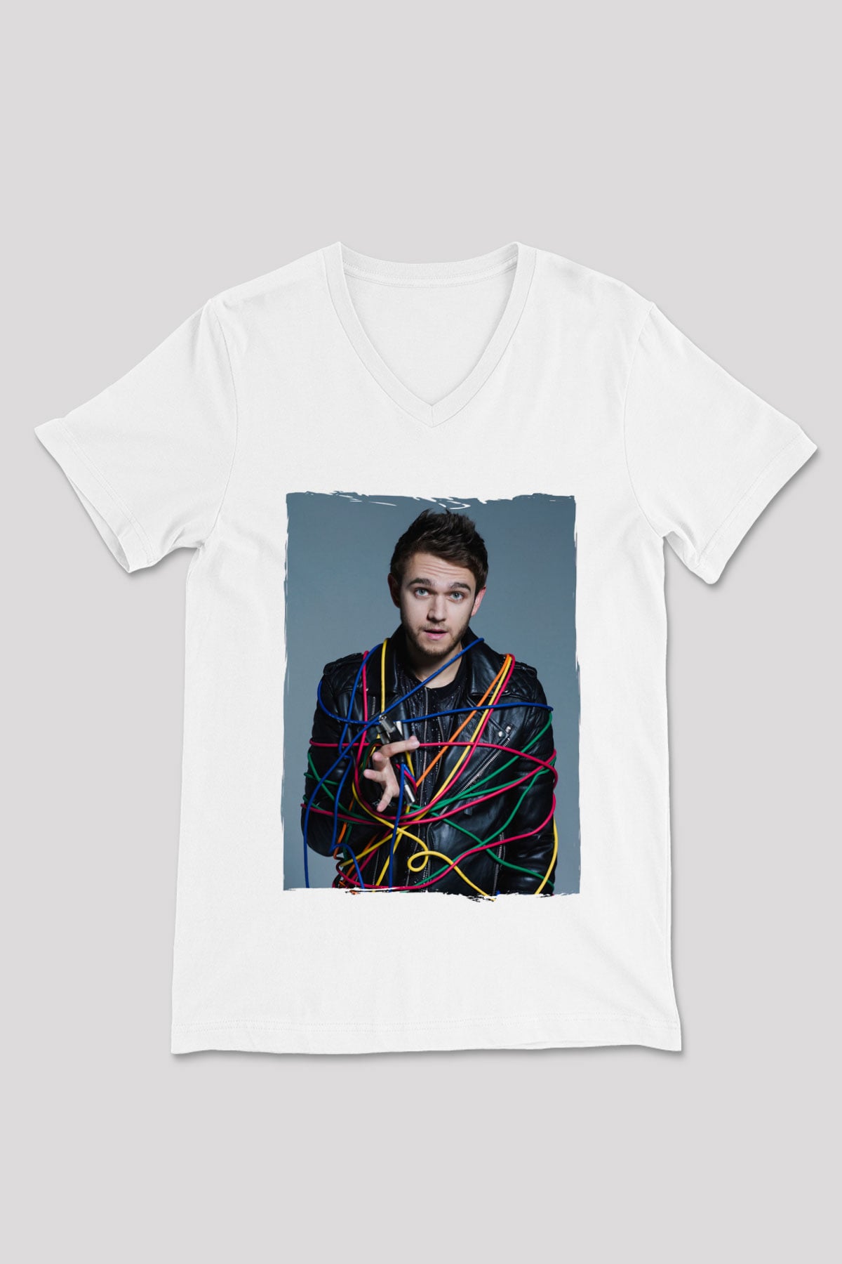 Zedd Beyaz Unisex V Yaka Tişört