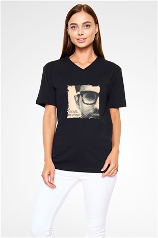 Above and Beyond Baskılı Unisex Siyah V Yaka Tişört
