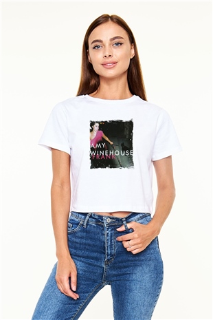 Amy Winehouse Baskılı Beyaz Kadın Crop Top Tişört
