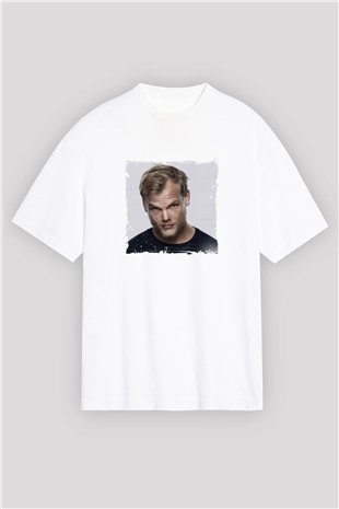 AviciiBaskılı Beyaz Oversize Tişört
