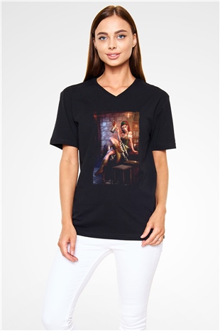 Barmaid Siyah Unisex V Yaka Tişört