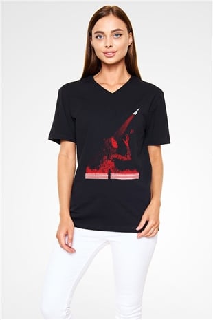 Carrie Siyah Unisex V Yaka Tişört