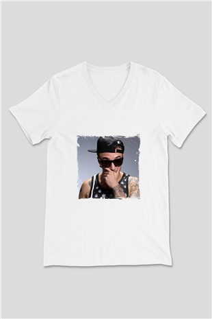 Chris Webby Baskılı Beyaz V Yaka Unisex Tişört