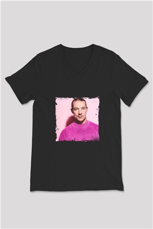 Diplo Baskılı Unisex Siyah V Yaka Tişört