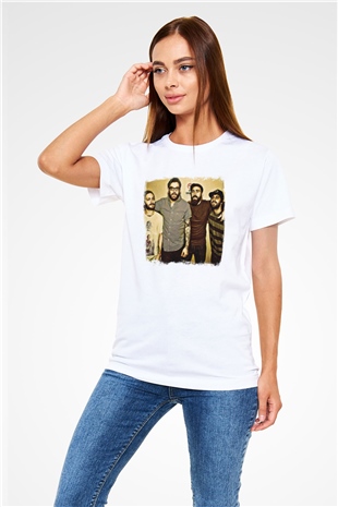 Four Year Strong Baskılı Unisex Beyaz Tişört