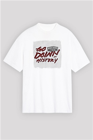 Four Year Strong Baskılı Unisex Beyaz Oversize Tişört