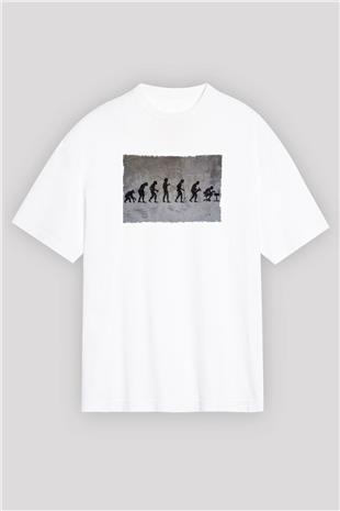 İşe Evrim Baskılı Unisex Oversize Beyaz Tişört - Tshirt