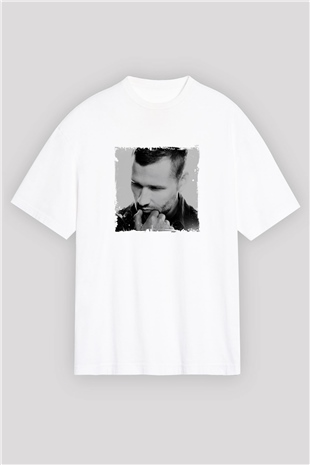 KaskadeBaskılı Beyaz Oversize Tişört